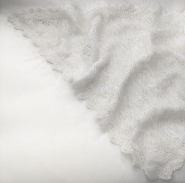 Ажурная косынка из козьего пуха