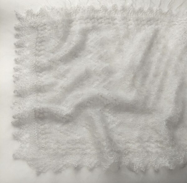 Ажурный шарф из козьего пуха